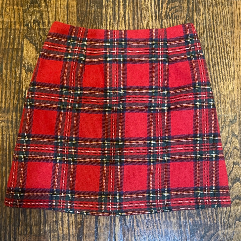 EUC. Size small Pink Lily miniskirt.